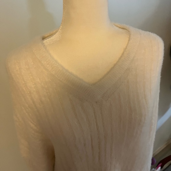 ARITZIA~BABATON~”ULLMAN” Fuzzy V-Neck Sweater - Picture 5 of 6